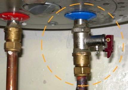 Wall-mounted boiler drain valve Wall-mounted boiler drain valve