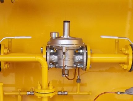 Control unit with relief valve Control unit with relief valve