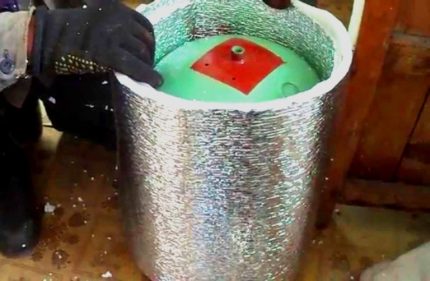 Thermal insulation of a gas cylinder Izolon Thermal insulation of a gas cylinder Izolon