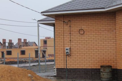 Entering a power line into a private house Entering a power line into a private house