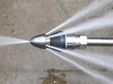 Hydrodynamic head for flushing pipes Hydrodynamic head for flushing pipes