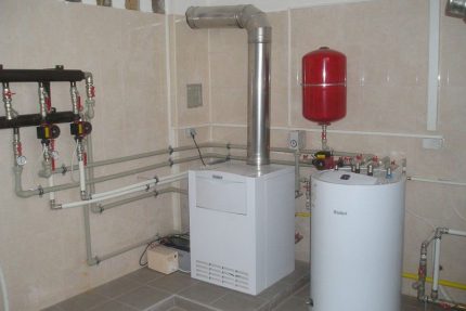Dalawang boiler sa sistema ng pag-init Dalawang boiler sa sistema ng pag-init