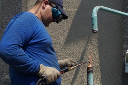 Gas pipe cut Cut off the gas