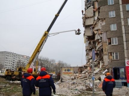 The consequences of a gas explosion in a residential building The consequences of a gas explosion in a residential building