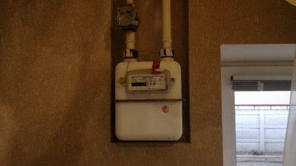 Gas meter in the hallway Gas meter in the hallway