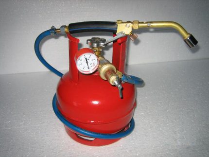 Burner and cylinder Burner and cylinder