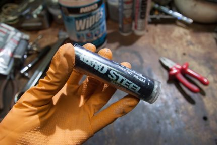 Tube of cold welding Tube of cold welding
