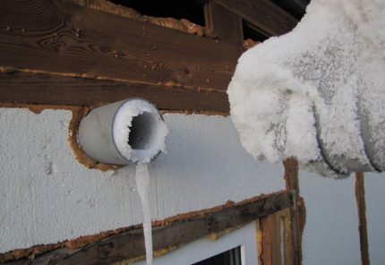 Ice sa vent pipe