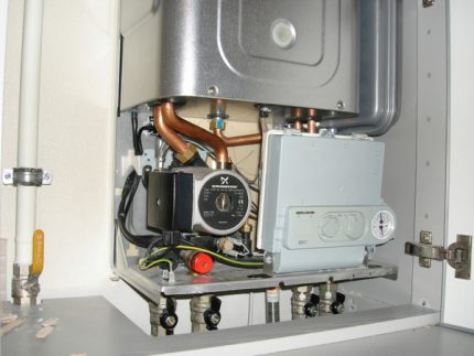 Gas boiler without protective cover Gas boiler without protective cover