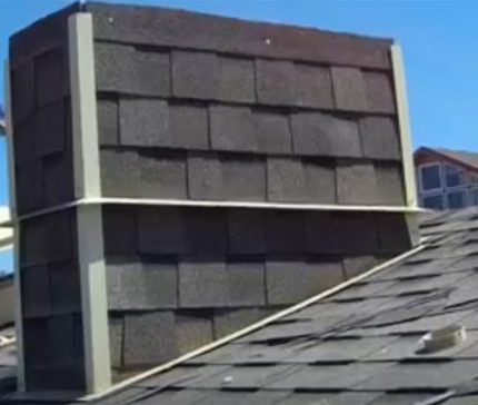 Dégagement latéral de l'étanchéité du conduit de ventilation Dégagement latéral de l'étanchéité du conduit de ventilation