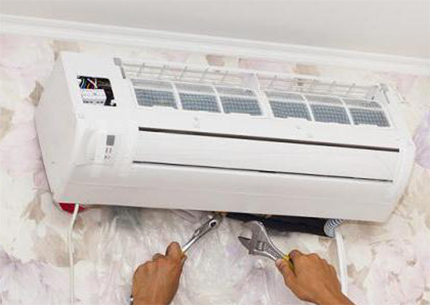 Removing the air conditioner indoor unit Removing the air conditioner indoor unit