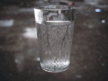 Humidity measurement with a glass of water Humidity measurement with a glass of water