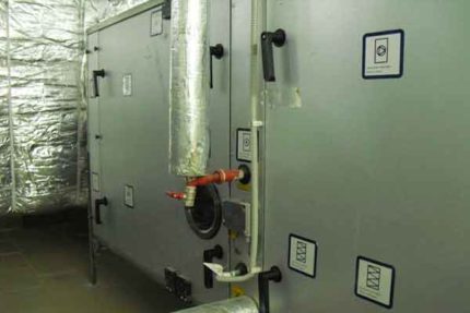 Unidade de ventilação de suprimento e exaustão Unidade de ventilação de suprimento e exaustão