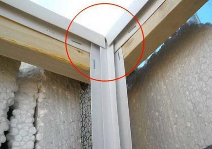 Profil en plastique pour panneaux Profil en plastique pour panneaux